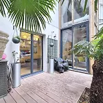 Elegant Duplex With Garden Near The Eiffel Tower